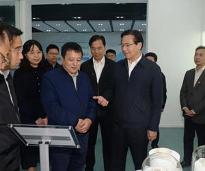 市委書(shū)記黃欽調(diào)研考察零界凈化，大力支持高新企業(yè)民族品牌發(fā)展